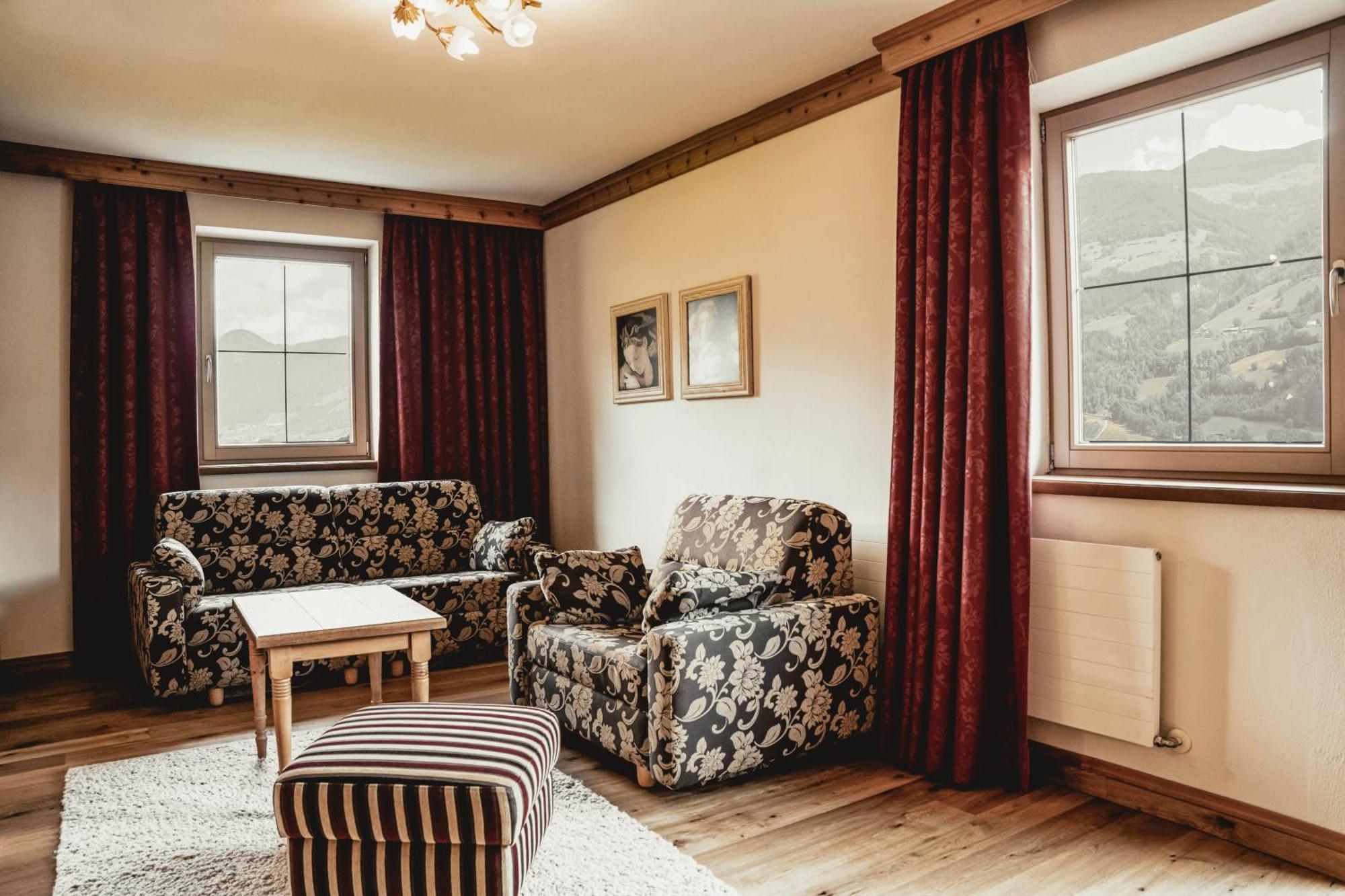 Held Otel Fügen Dış mekan fotoğraf